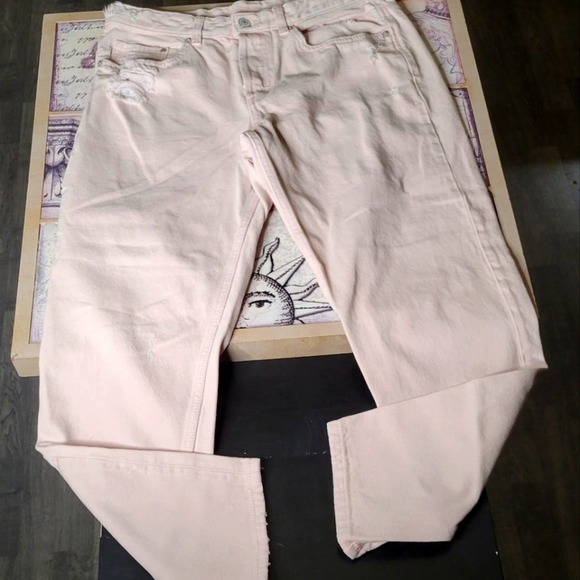 H&M Vintage Light Pink Distressed Mom Jeans - Picture 8 of 10